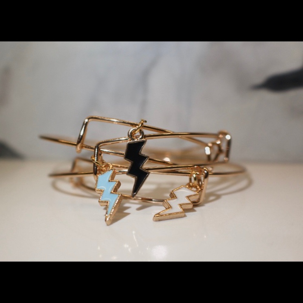 I’ve started my own business! IG : bycamilamia